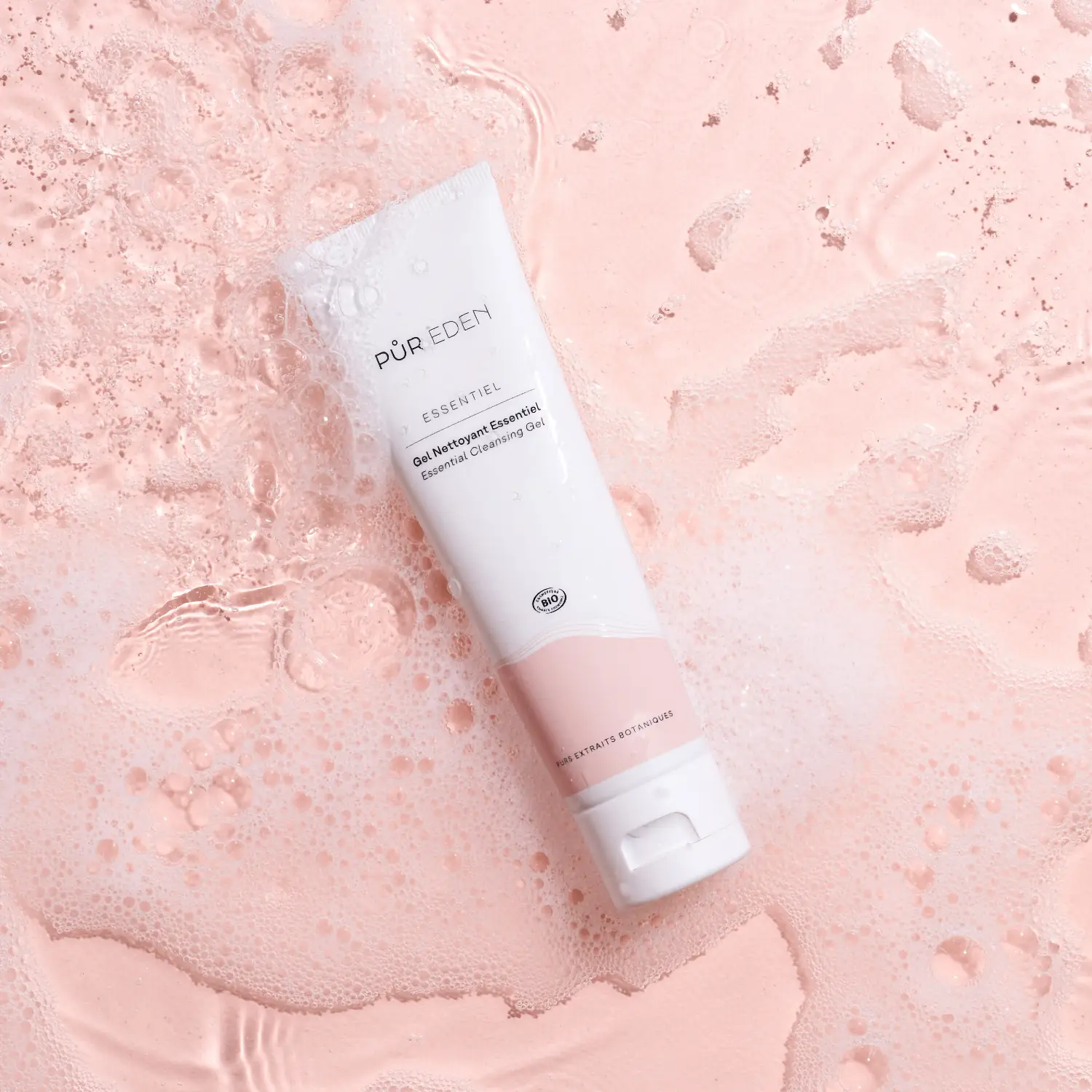 PUR EDEN Gel Nettoyant Essentiel en ambiance avec mousse nettoyante